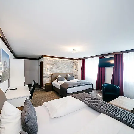 מלון Haus Gabriel 4*